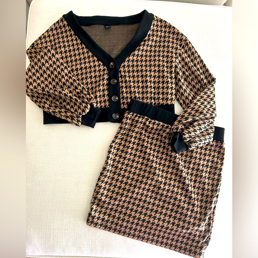 Maternity Outfit by SHEIN 2pieces Black & Tan EUC Size Small